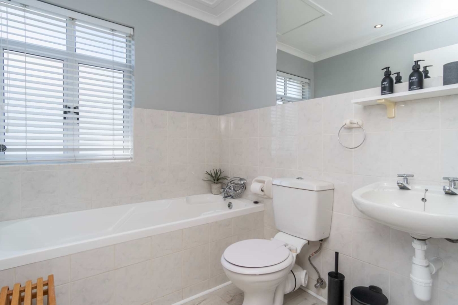 3 Bedroom Property for Sale in Beach Estate Western Cape